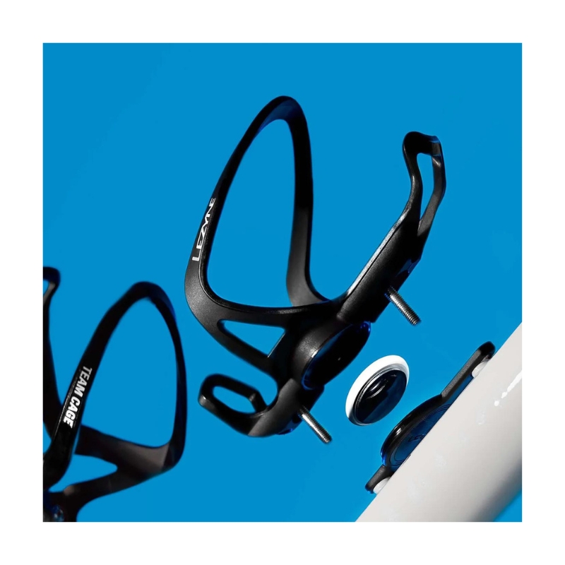 1-at-mtair-v104-1-jpg Nosilec bidona in nosilec sledilca LEZYNE Matrix AirTag