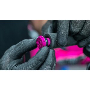 Krmilni set za flikanje tubeless plaščev MUC-OFF Stealth Tubeless Puncture Plugs