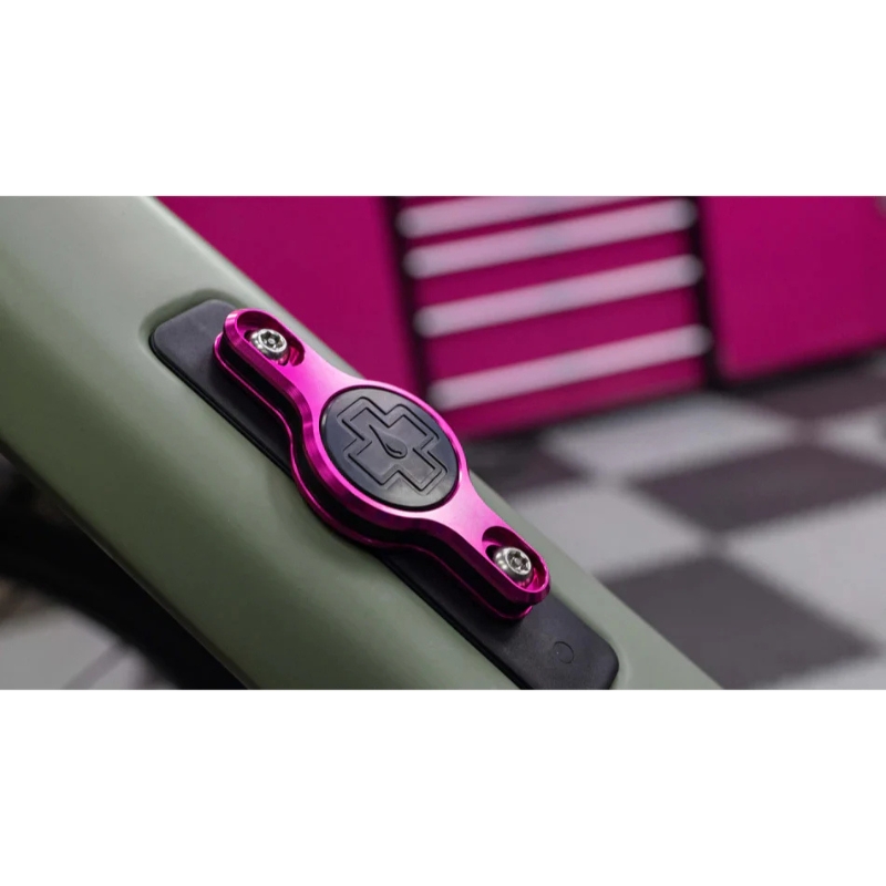 mc-20868n-1-jpg Nosilec za AirTag MUC-OFF Secure Tag Holder V2