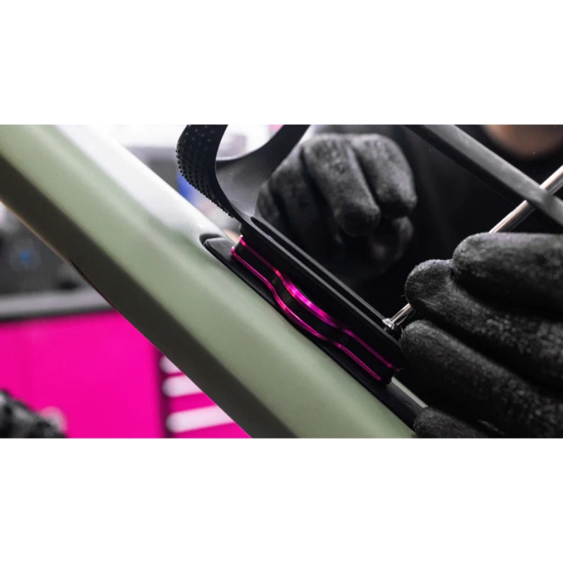 mc-20868n-2-jpg Nosilec za AirTag MUC-OFF Secure Tag Holder V2