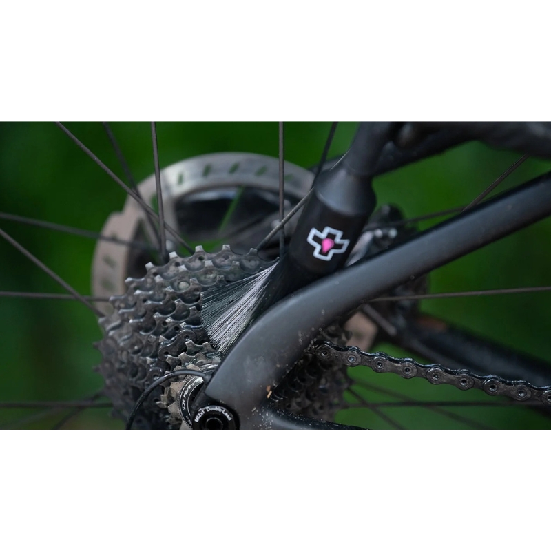 mc-368-1-jpg Krtača za čiščenje pogonskega sklopa MUC-OFF Drivetrain Brush