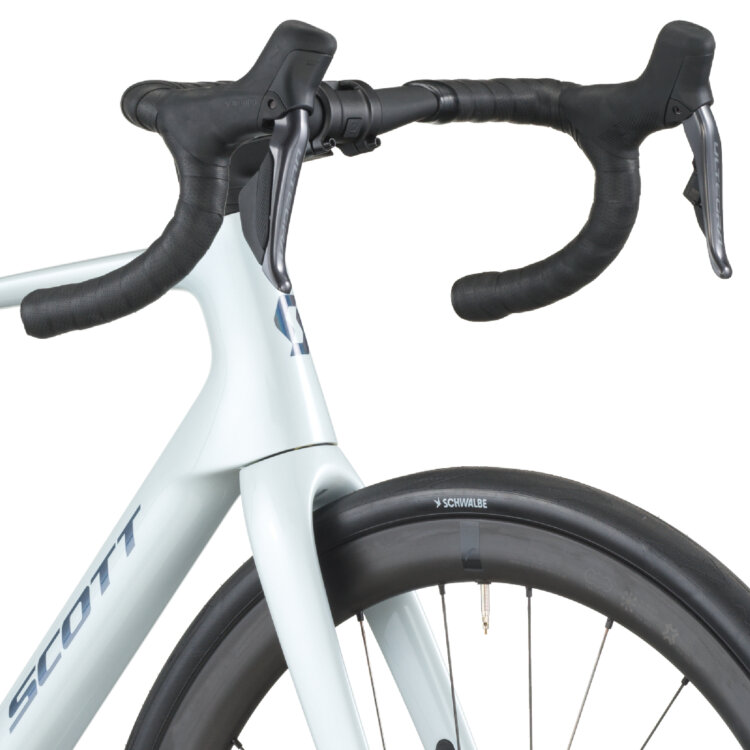 Cestno kolo SCOTT ADDICT 20 bela 2026