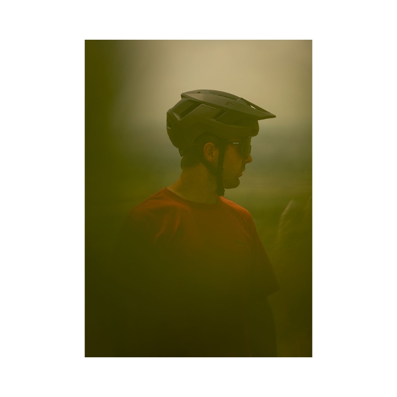 Kolesarska čelada MET Terrae MIPS Black