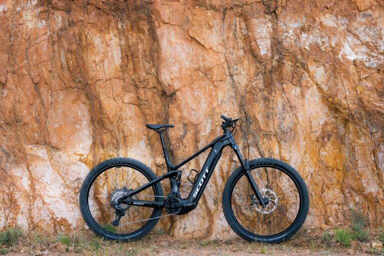 Električno gorsko kolo SCOTT Strike 40 quarry grey 2027 Električno gorsko kolo SCOTT Strike 40 quarry grey 2027